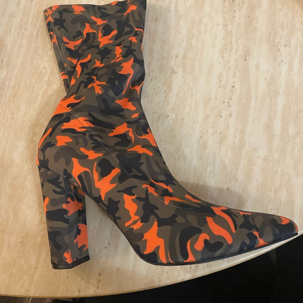 BRAND NEW Bright Camouflage Bootie